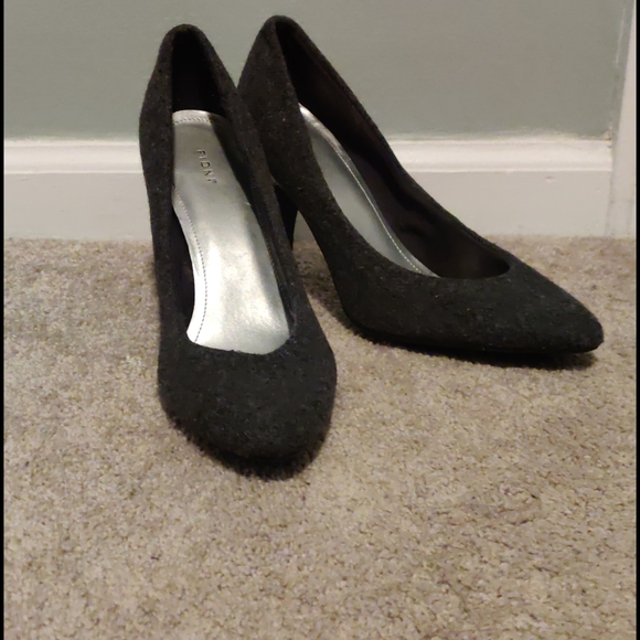 Grey, felt, low heel - Picture 1 of 3